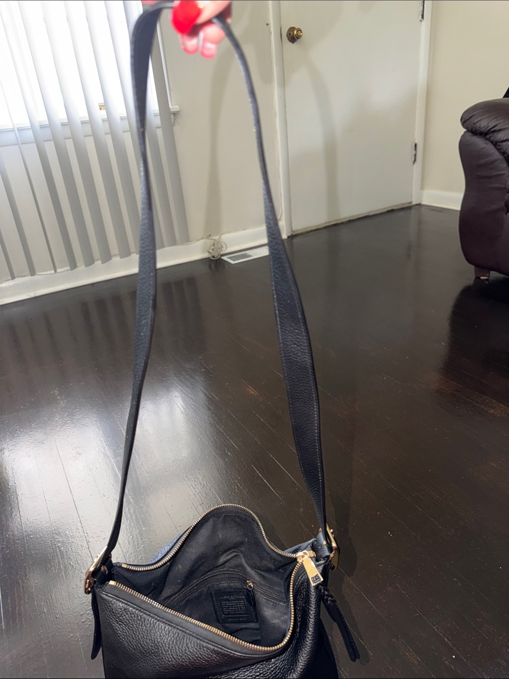 Coach Black Pebbled Leather Shoulder Bag with Gold Hardware - Picture 5 of 7